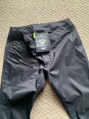 Burton The White Collection Dryride Snowboard Pants large Black Bootcut biker